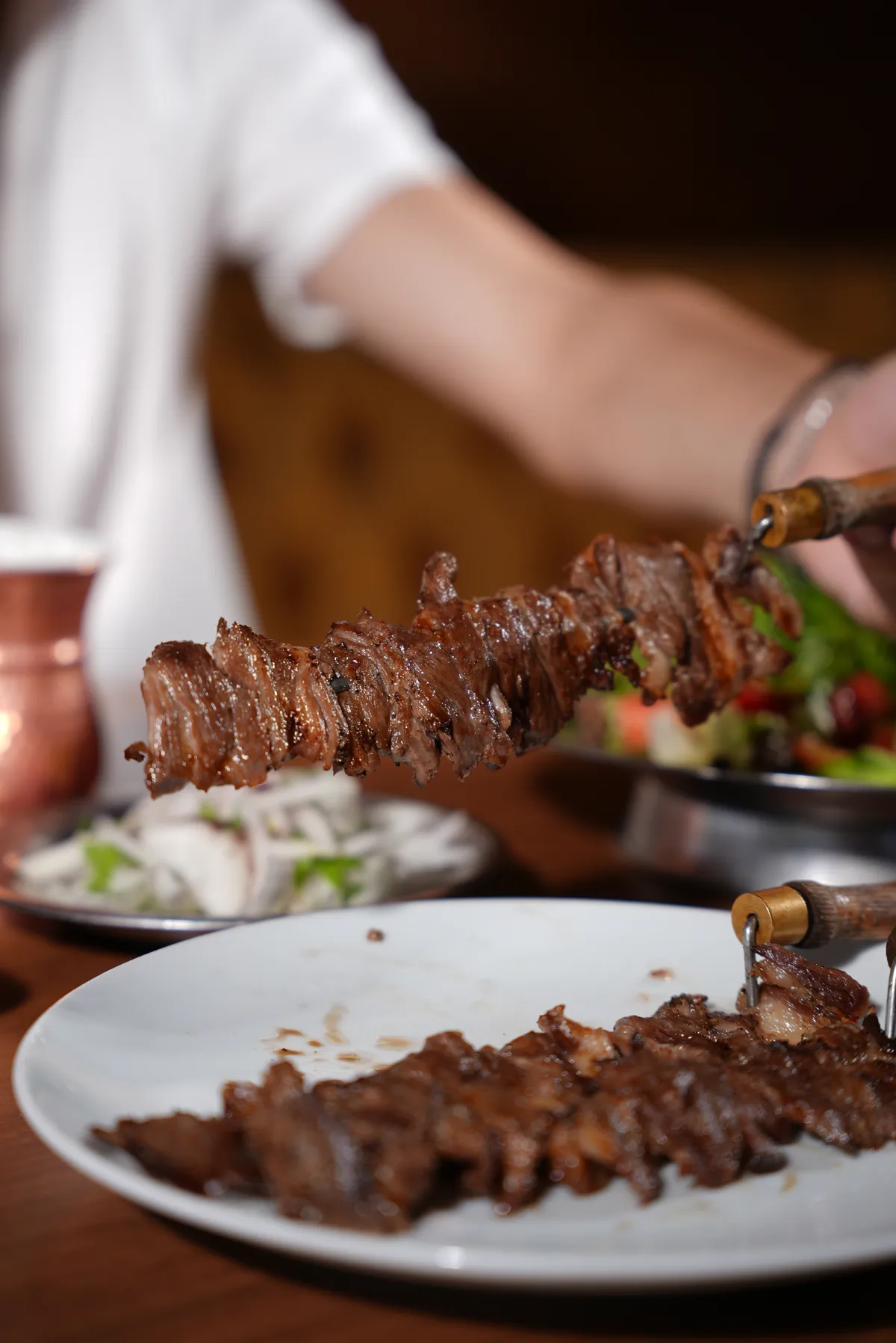 Ye Gör’de masaya servis edilen cağ kebabı